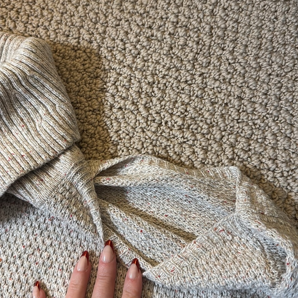 Sweater - Picture 4 of 6